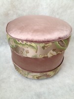 Пуфик бархатный