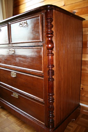 Комод с мозайкой