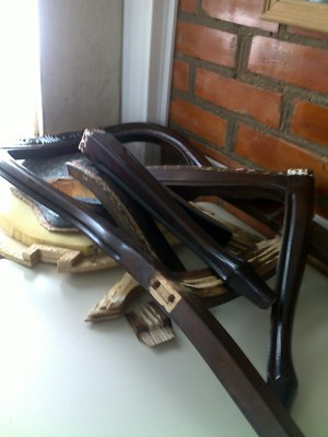 Вот такой стул принесли на ремонт...